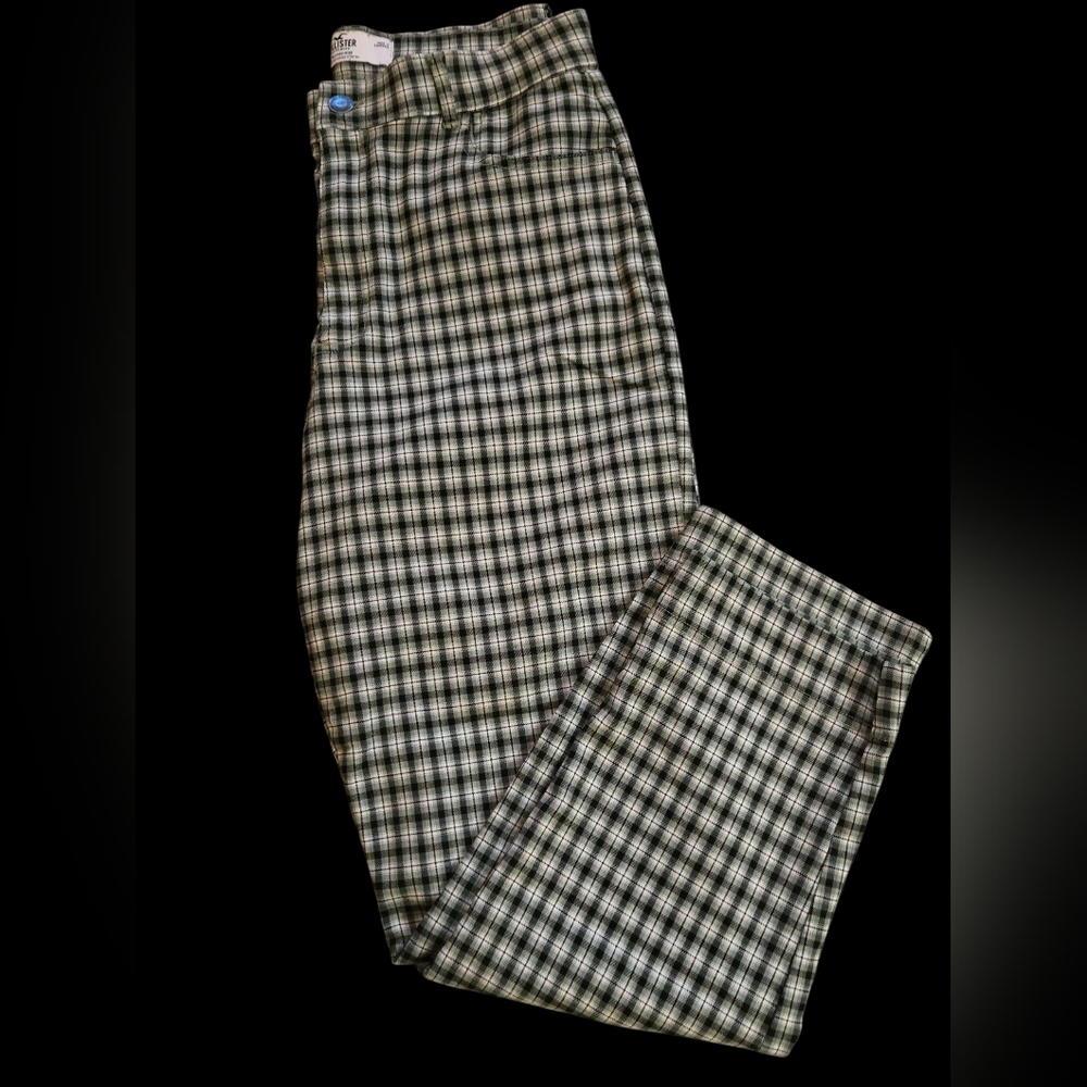 Black and White Plaid Pants - Picture 5 of 8